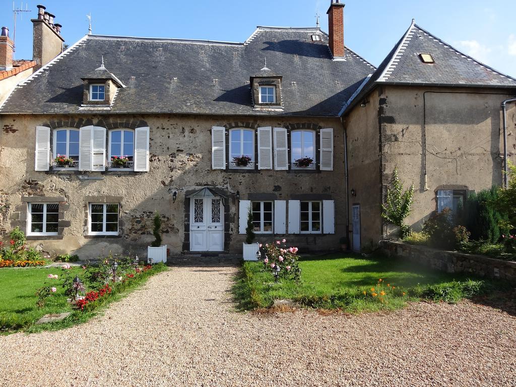 La Bromontoise Chambres D'Hotes Pontgibaud Exteriör bild