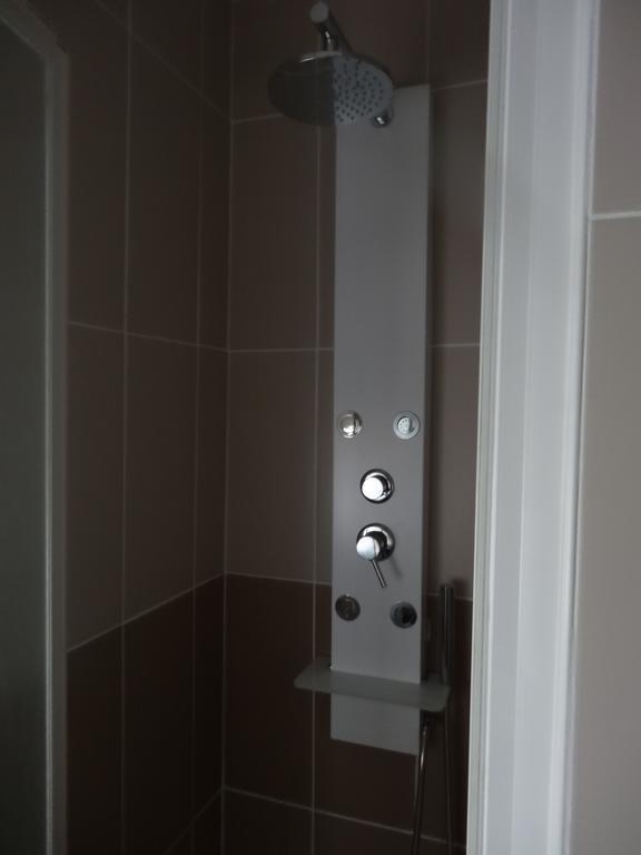 La Bromontoise Chambres D'Hotes Pontgibaud Rum bild