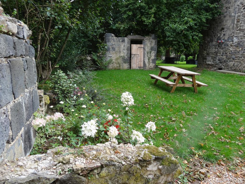 La Bromontoise Chambres D'Hotes Pontgibaud Exteriör bild