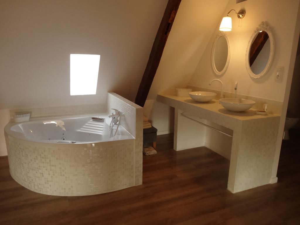 La Bromontoise Chambres D'Hotes Pontgibaud Exteriör bild